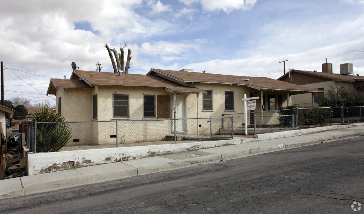 Primary Photo - 309-311 Wilshire Pl