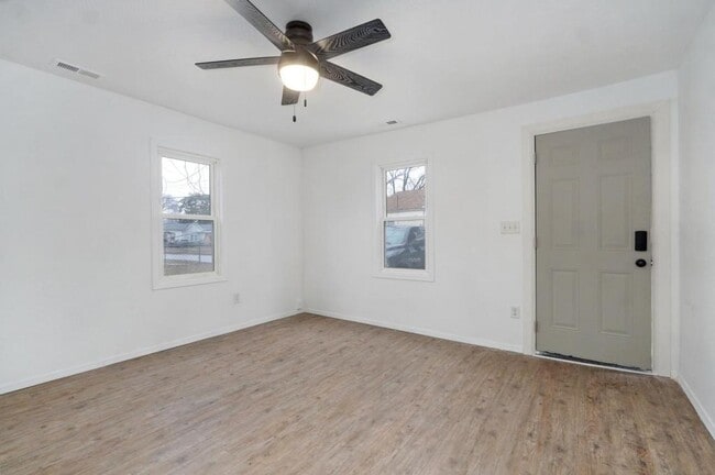 Foto del edificio - 513 S Broadway Ave