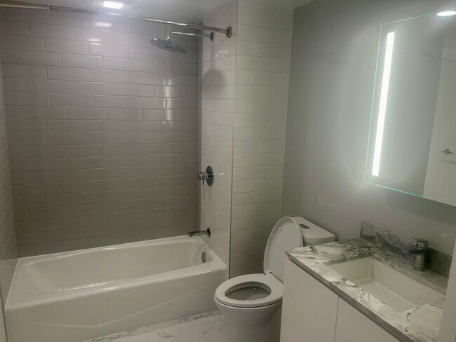 Foto del edificio - Luxury 1 Bedroom Close To Everything