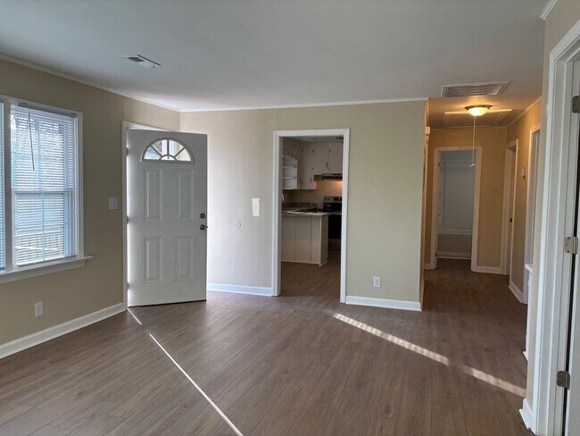 Foto del edificio - 3 BED, 1 BATH BRICK HOME LOCATED IN ASHEBORO