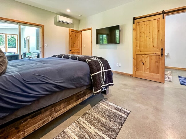 Building Photo - 1196 Place Rd