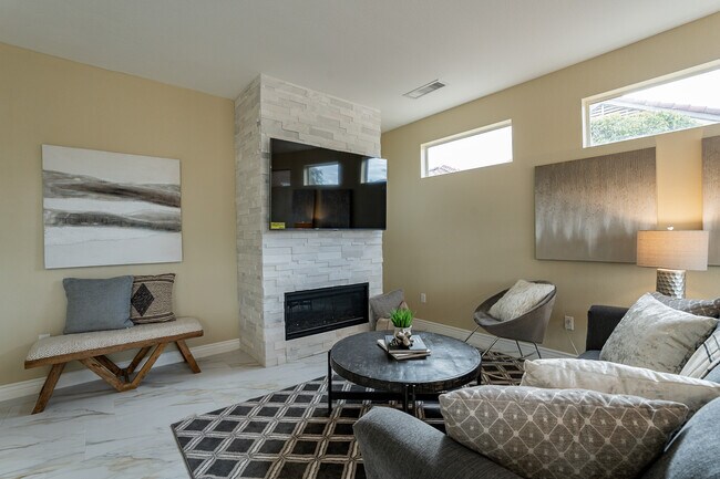 Building Photo - 16432 W Desert Wren Ct