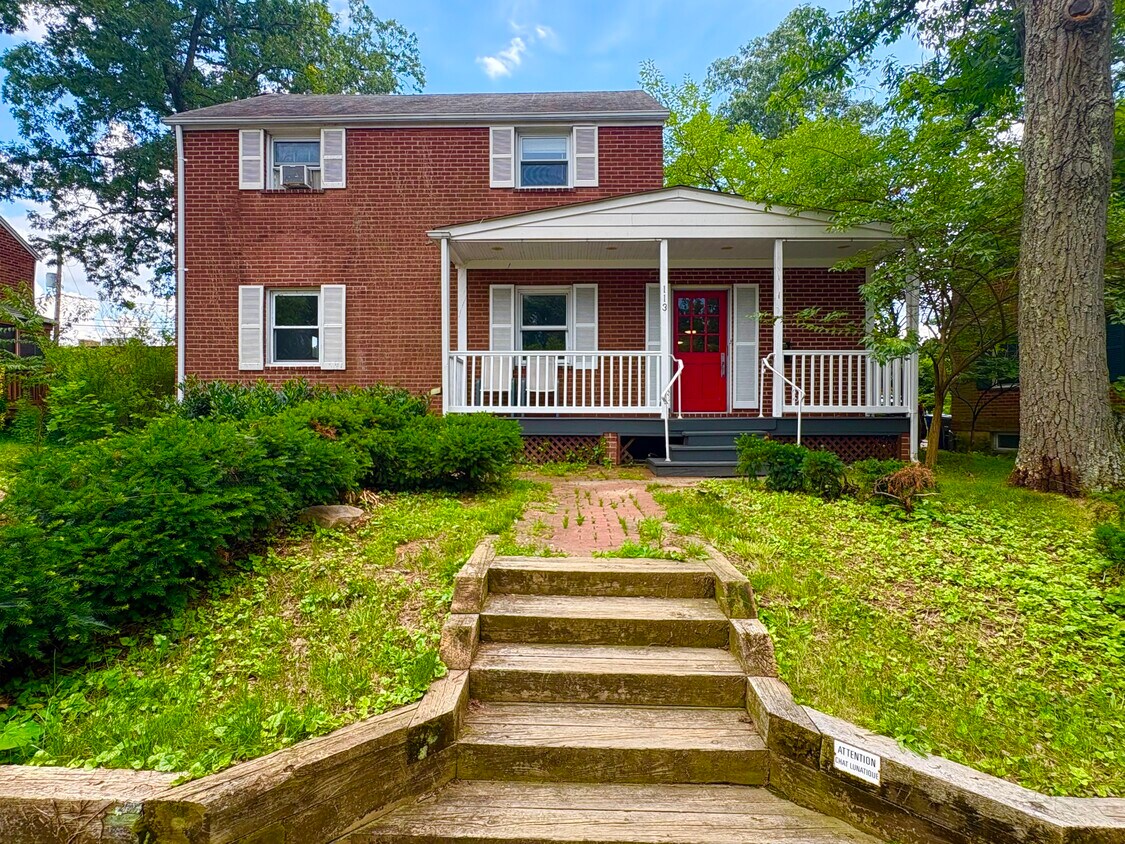 Primary Photo - 113 N Columbus St