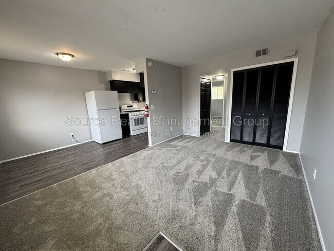 Building Photo - 4431 Oakwood
