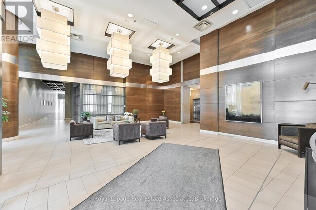 Photo du bâtiment - 1 Hurontario St