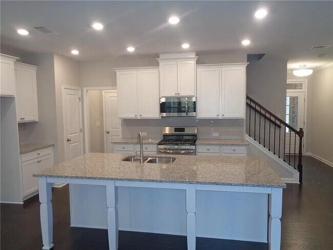 Building Photo - 669 Lansing Grove Way