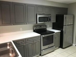 Building Photo - 3023 Alcazar Pl