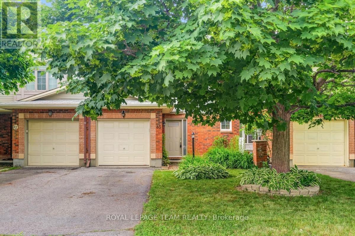 Photo principale - 85 Queensbury Dr