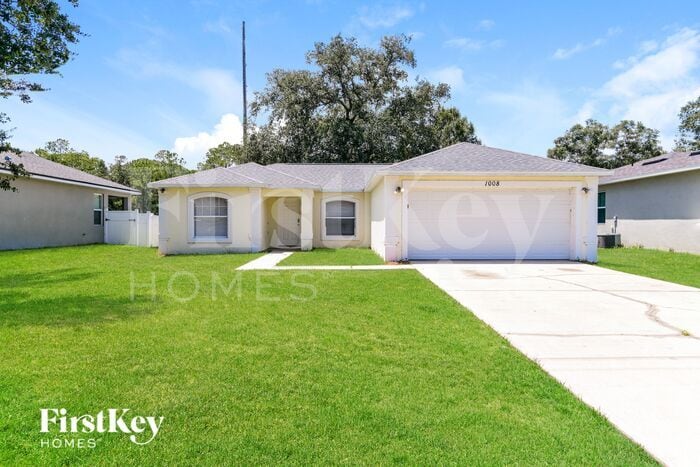 Primary Photo - 1008 Heron Ct