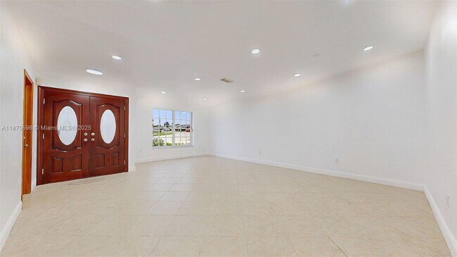Foto del edificio - 14261 SW 24th St