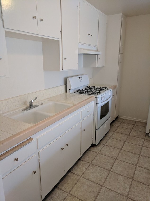 Foto principal - 2306 Oakwood Ave