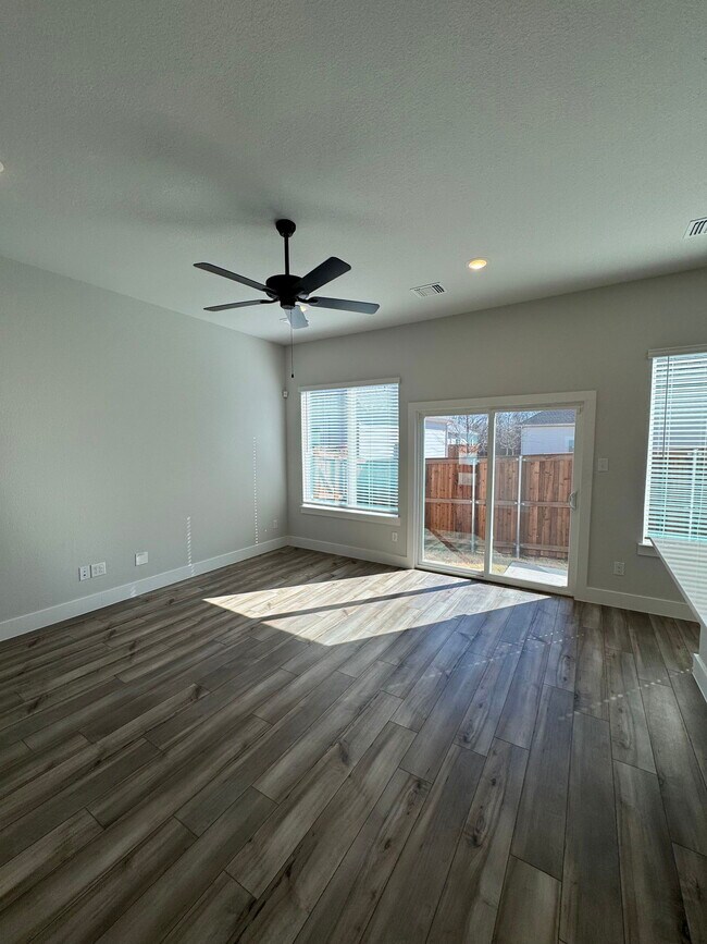 Building Photo - 700 N William E Crawford Ave