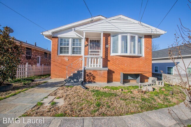 Building Photo - 3 br, 3 bath House - 1112 51st Pl NE