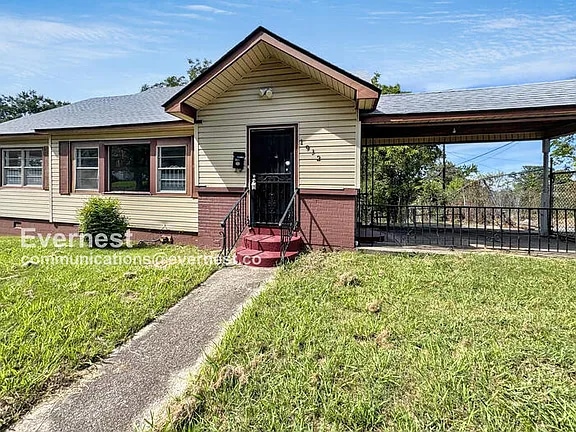 Building Photo - 1932 Portage Ave
