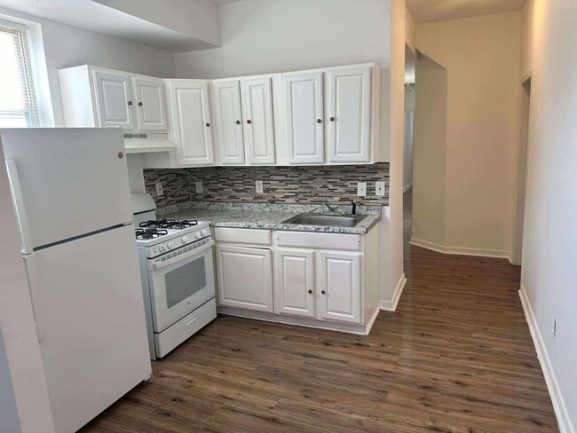 Photo - 2412 Huron St Apartment