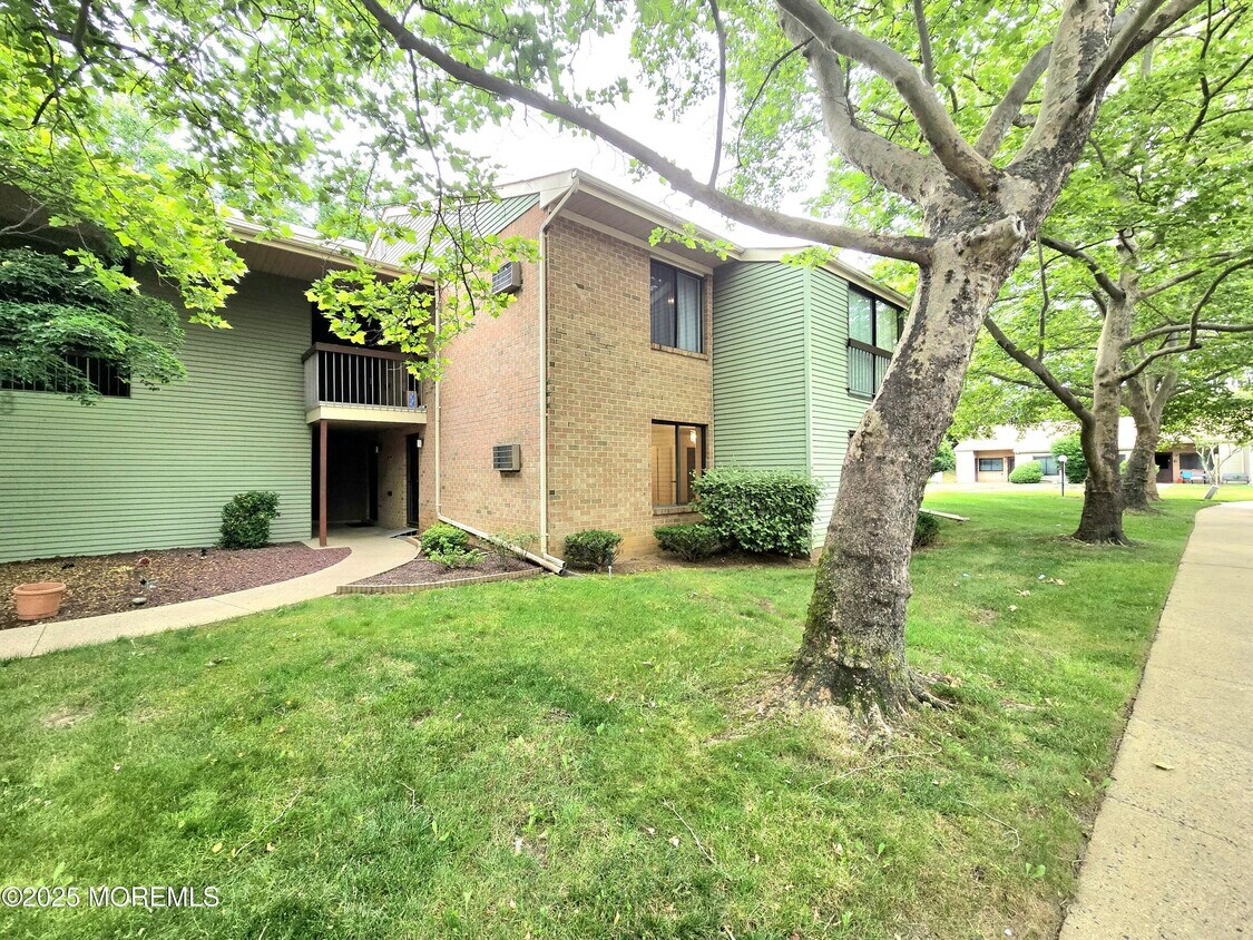 Primary Photo - 218 Medford Ct