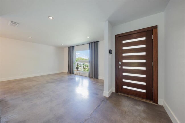 Building Photo - 6002 Cherry Creek Dr