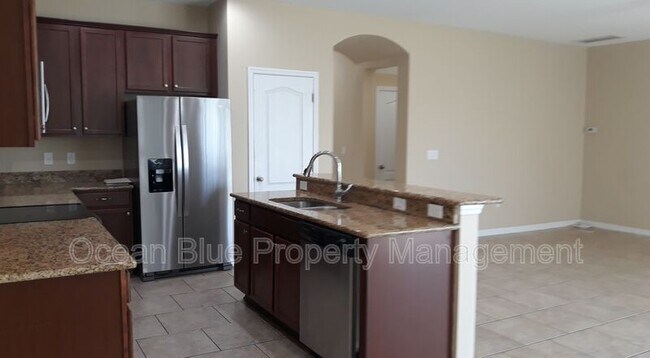 Foto del edificio - 7610 Atwood Dr