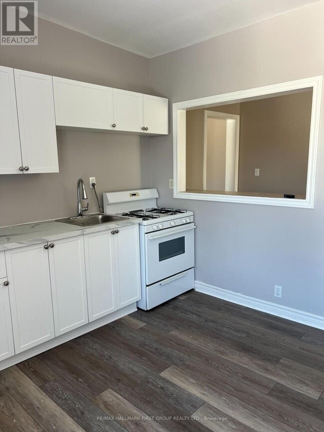 Photo du bâtiment - 730 Simcoe St S