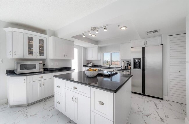 Building Photo - 201 W Laurel St