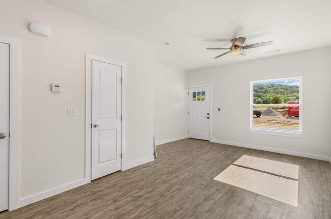 Foto del edificio - Brand New Townhomes 15 Minutes from Bentonville!