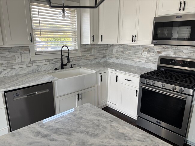 Kitchen 2 - 1013 Oakmont Ln