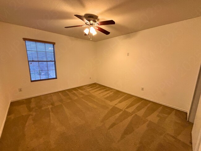 Building Photo - 8031 Ferndale Oaks