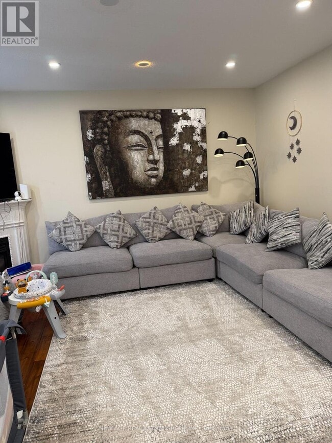 Building Photo - 16 Linke Pl