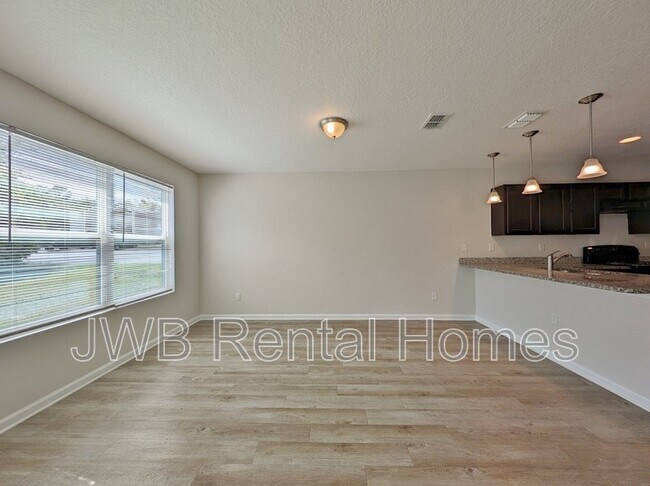 Foto del edificio - 5744 Lexington Ave