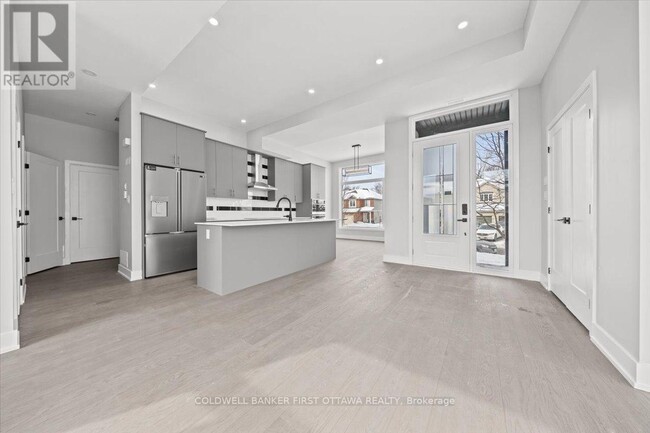 Building Photo - 20 Inverkip Ave