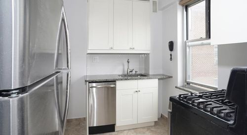 Foto del edificio - 563 Grand St