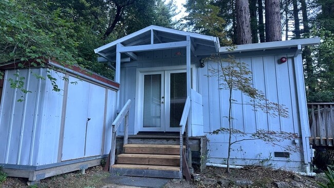 Building Photo - 10311 California Dr