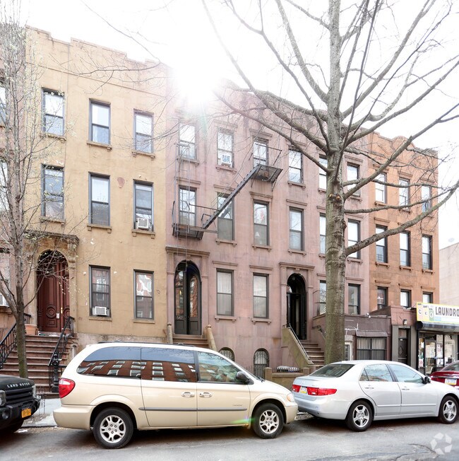 Building Photo - 547 Henry St