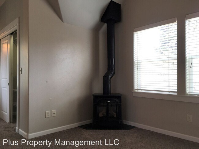 Building Photo - 1532 Northwest Mount Washington Drive