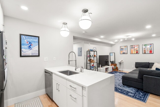 Foto del edificio - 10 Lamson Ct