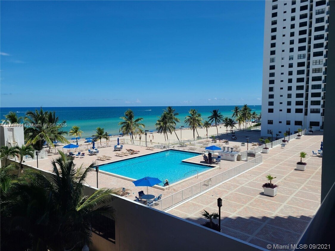 Primary Photo - 2101 S Ocean Dr