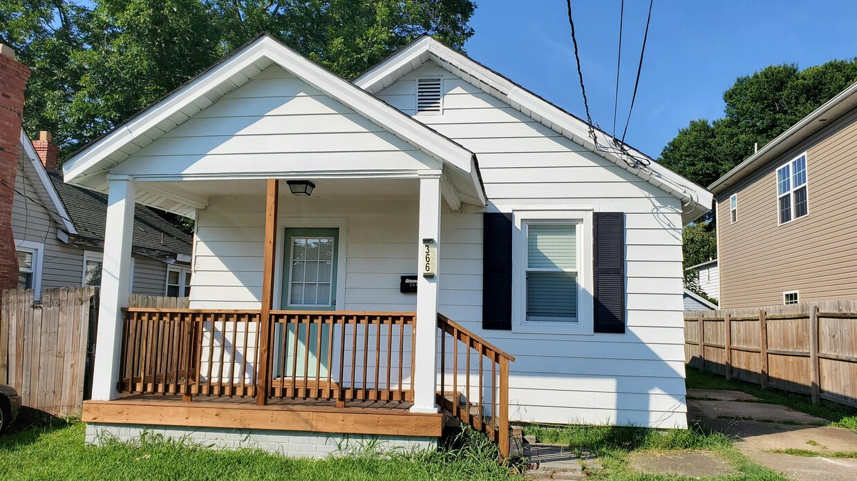 Primary Photo - 366 Merrimac Ave