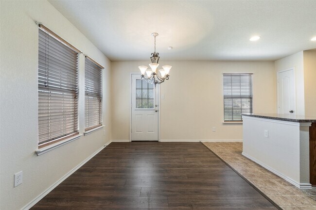 Foto del edificio - 3917 Mantis St