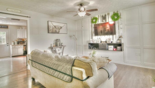 Building Photo - 466 Darley Crk