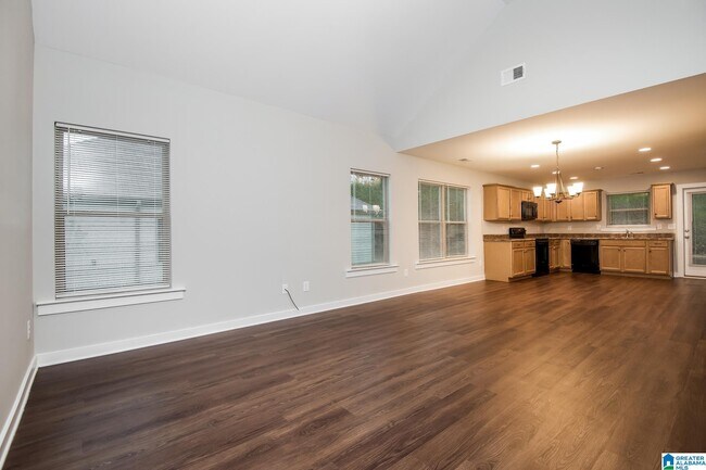 Foto del edificio - 875 Maple Trce