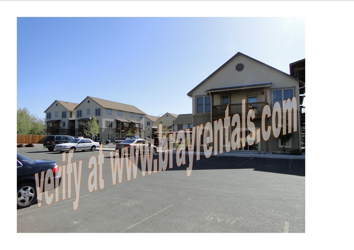 Primary Photo - 1214 Walnut Ave