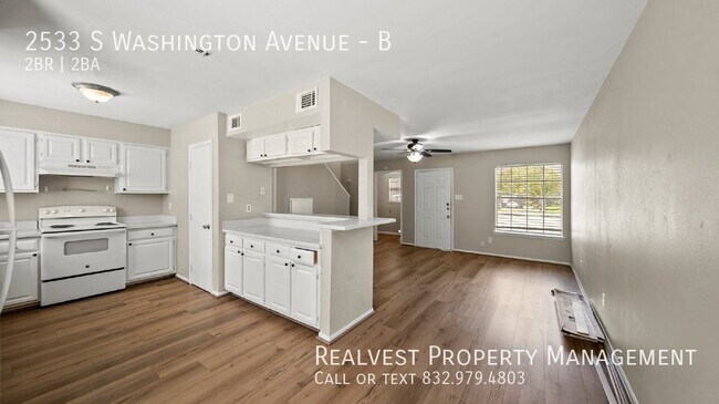 Building Photo - 2533 S Washington Ave