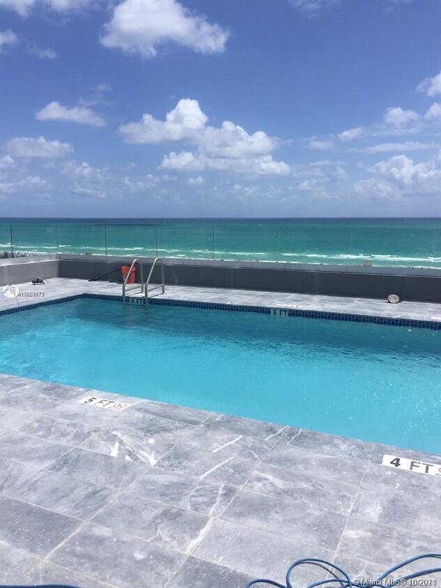 Primary Photo - 1255 Collins Ave