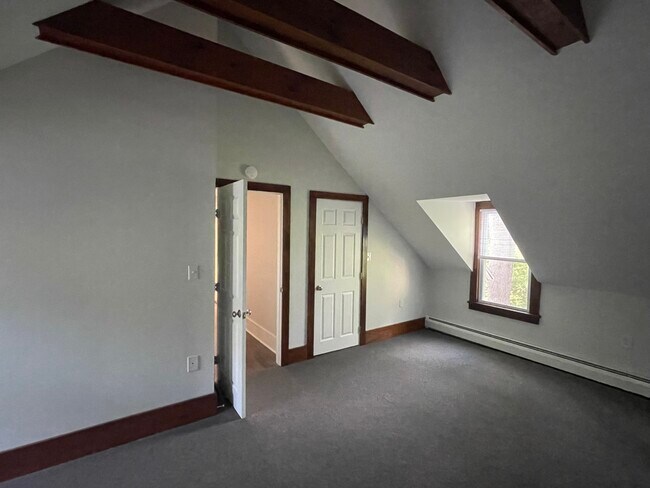 Master bedroom 270sq ft! - 14 Burdick Avenue