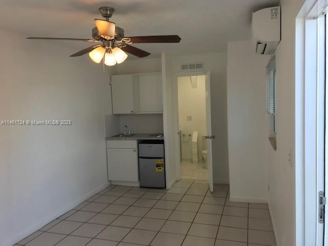Building Photo - 2215 SW 47th St