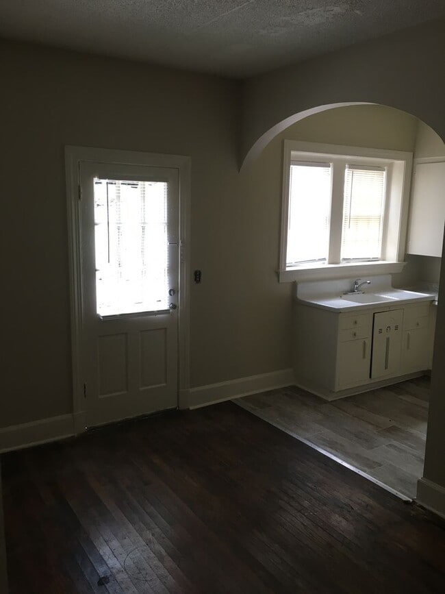 Building Photo - 1143 N Broad St