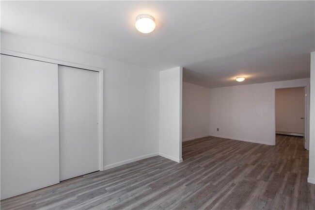 Building Photo - 361 52nd St