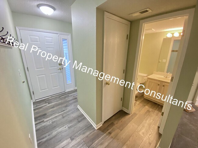 Foto del edificio - Updated 2 Bedroom Townhome