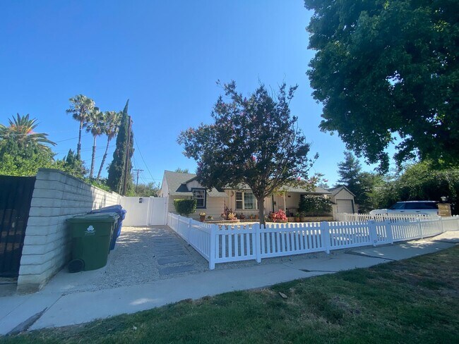 Building Photo - 17358 Lemac St