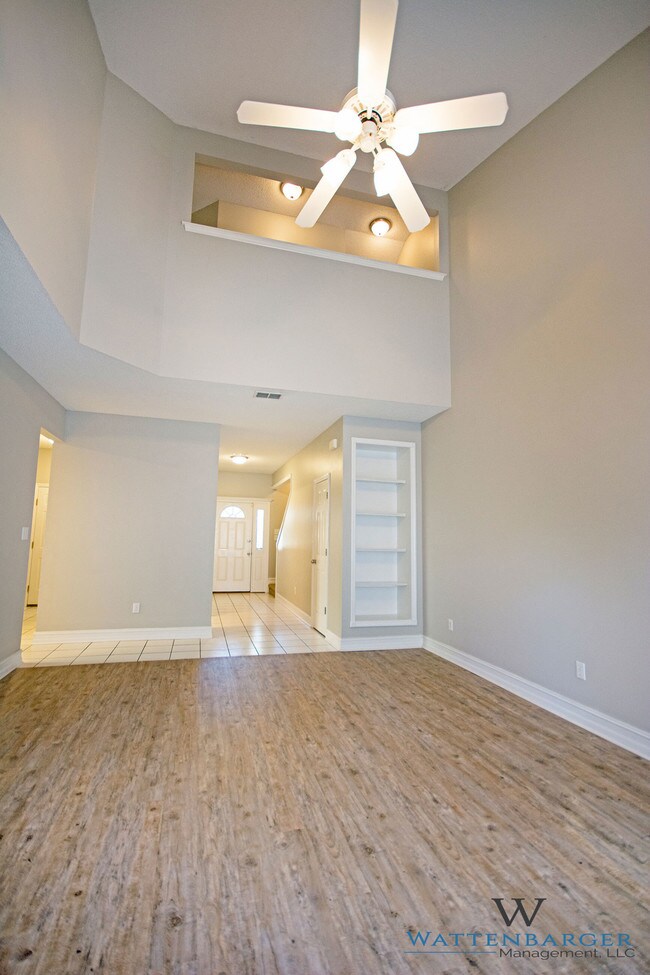 Building Photo - 3204 Castle Ct